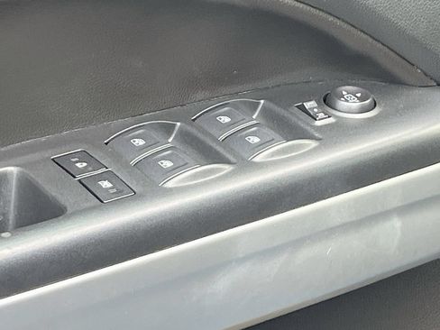 Used 2022 Chevrolet Colorado LT w/ LT Convenience Package RWD image 18
