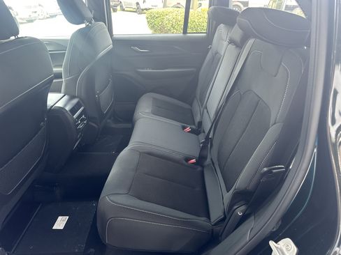 New 2025 Jeep Grand Cherokee Laredo X w/ Luxury Tech Group I image 13