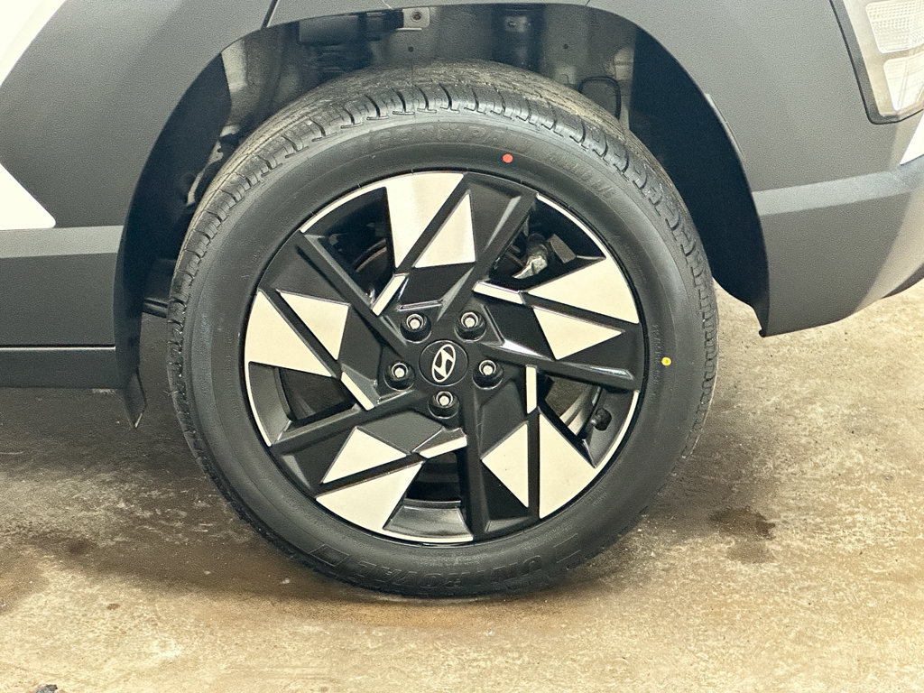 Used 2024 Hyundai Kona SEL AWD/4WD image 39