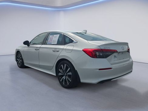 Used 2023 Honda Civic EX image 3