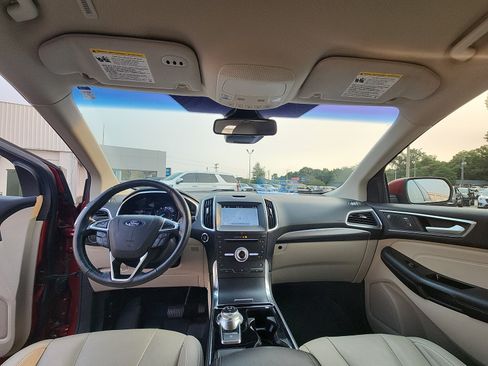 Used 2019 Ford Edge Titanium FWD image 20