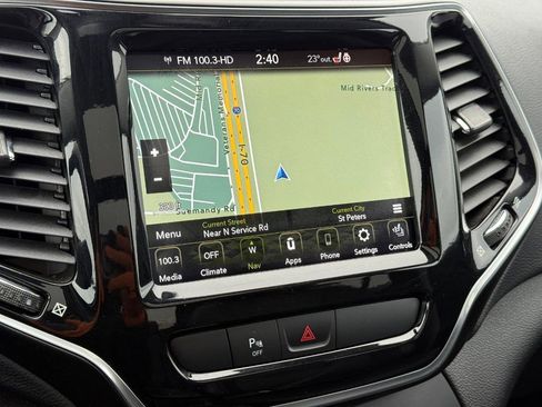 Used 2020 Jeep Cherokee Limited image 17