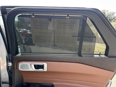 Used 2022 Ford Explorer King Ranch image 48