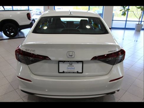 Certified 2025 Honda Civic Sport image 6