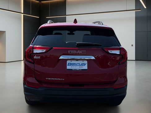 Used 2023 GMC Terrain SLE w/ Driver Convenience Package FWD image 5