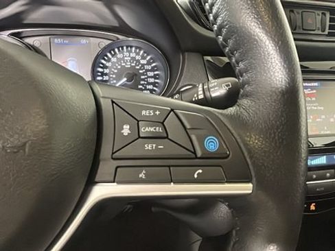 Used 2020 Nissan Rogue SV AWD/4WD image 18