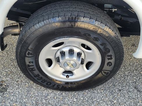 Used 2020 Chevrolet Express 2500 LS w/ Driver Convenience Package image 30