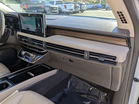 Used 2024 Lincoln Corsair Grand Touring w/ Equipment Group 301A image 33