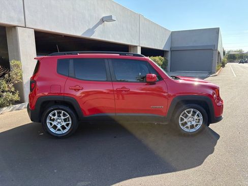 Certified 2021 Jeep Renegade Latitude FWD image 5