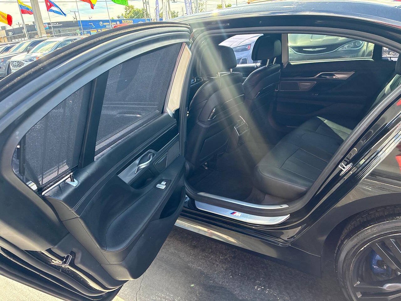 Used 2017 BMW 740i RWD image 4