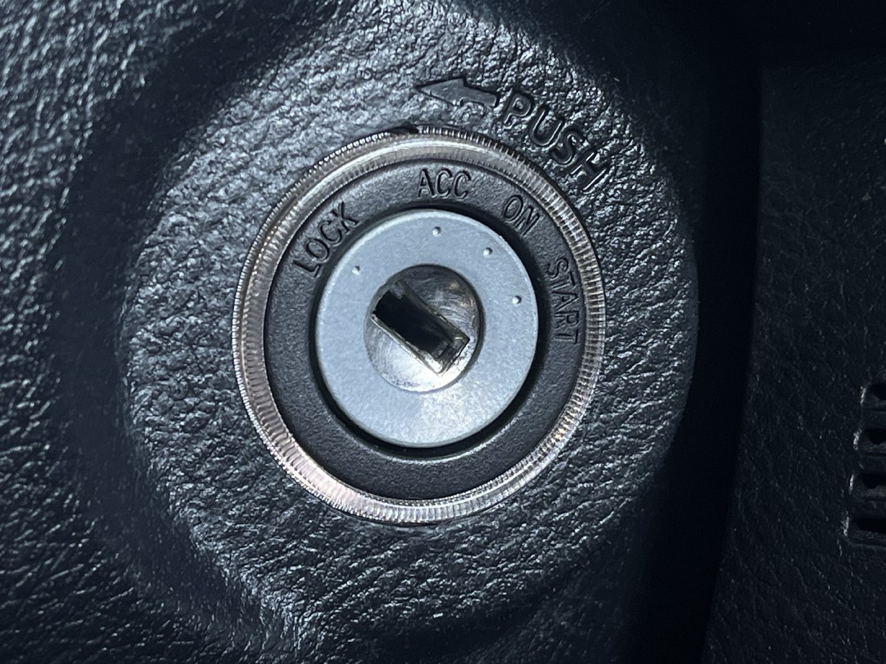 Used 2018 Toyota Tacoma SR5 AWD/4WD image 19