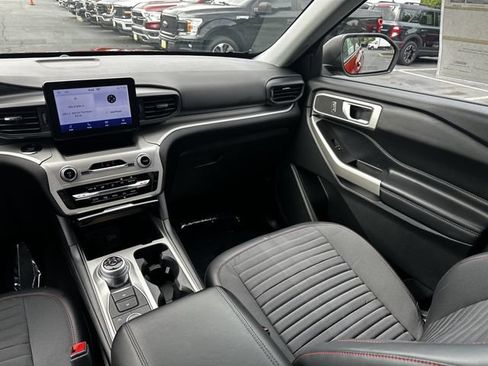 Certified 2023 Ford Explorer XLT AWD/4WD image 17