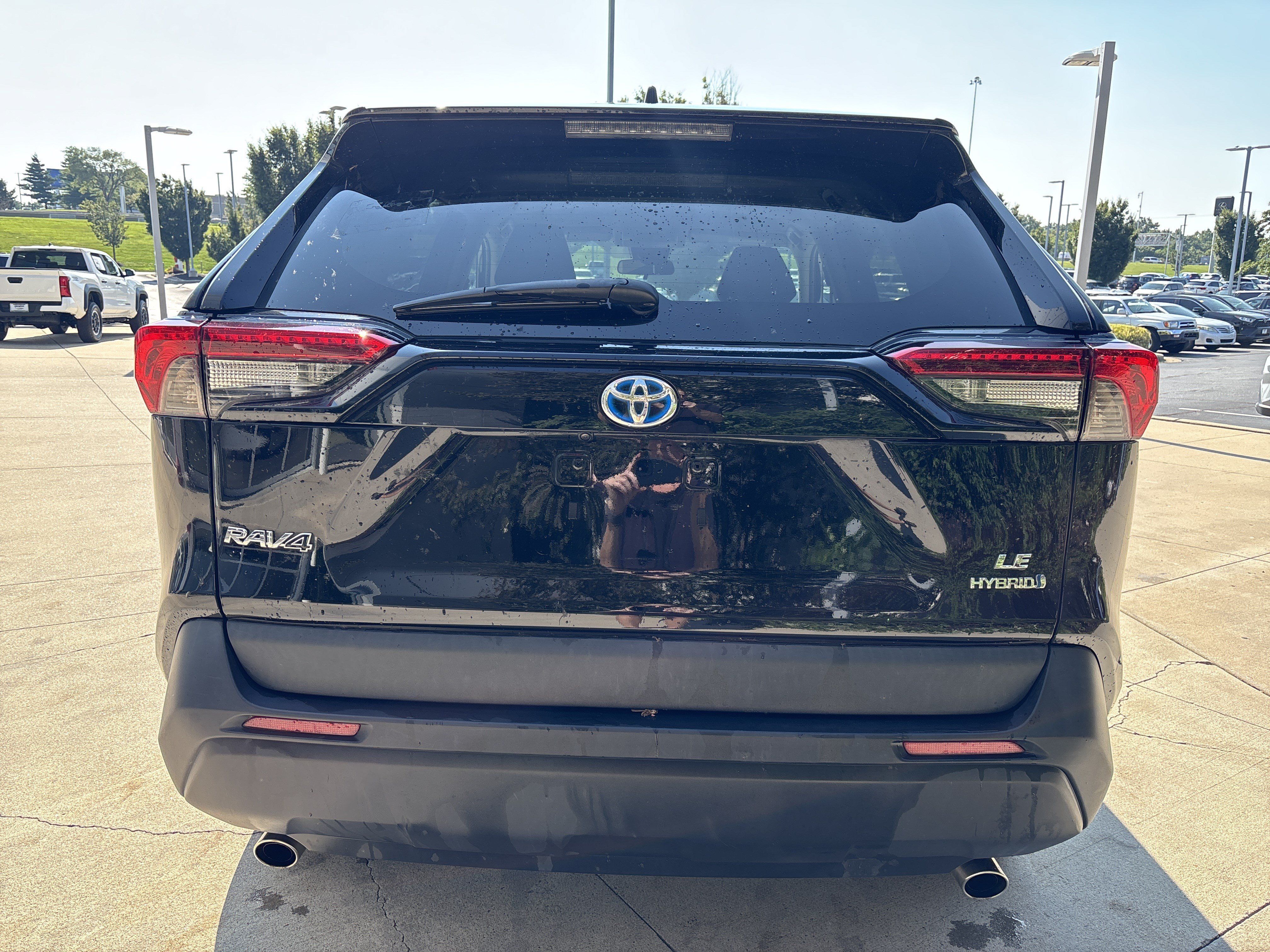 Used 2023 Toyota RAV4 LE AWD/4WD image 8