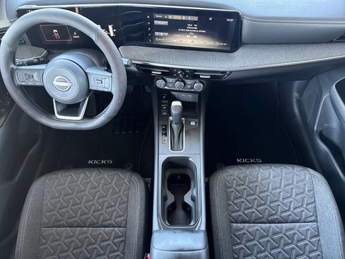 Used 2025 Nissan Kicks SV FWD image 12