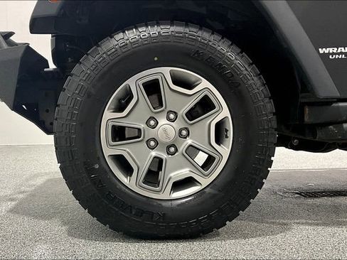 Used 2016 Jeep Wrangler Unlimited Rubicon AWD/4WD image 34