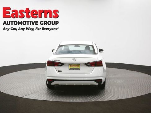 Used 2025 Nissan Altima 2.5 SV FWD image 36