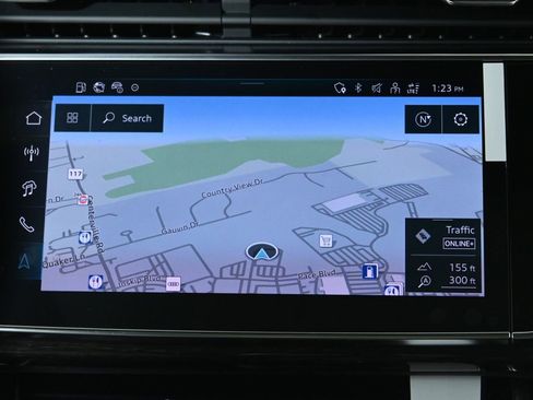 Used 2025 Audi Q8 Premium image 23