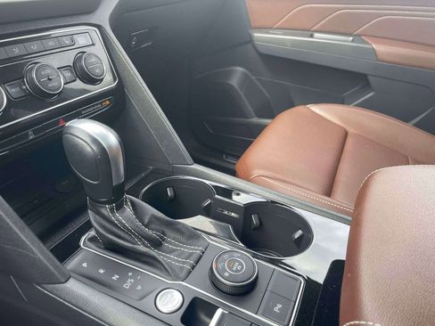 Used 2022 Volkswagen Atlas SEL image 32