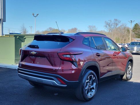 Used 2024 Chevrolet Trax LT w/ Driver Confidence Package image 5