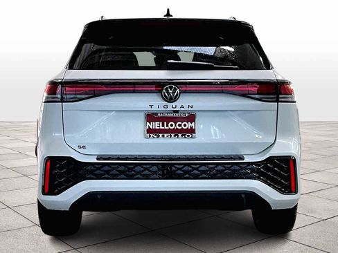 New 2026 Volkswagen Tiguan SE R-Line image 6