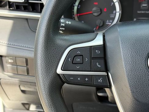 Used 2022 Toyota Highlander L FWD image 14