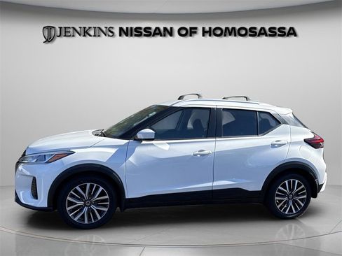 Certified 2021 Nissan Kicks SV image 13