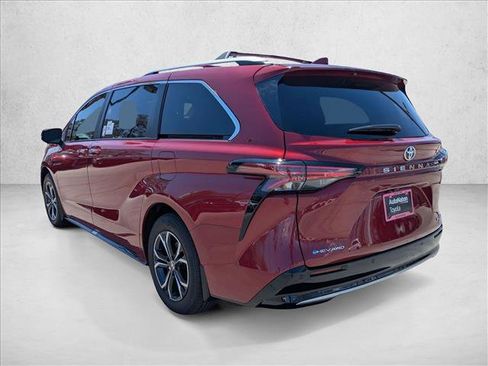 New 2026 Toyota Sienna Platinum AWD/4WD image 9