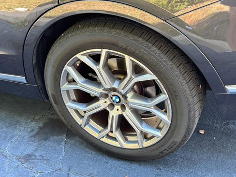 Used 2022 BMW X7 xDrive40i w/ Premium Package image 5