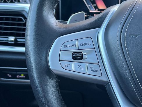 Used 2025 BMW X7 xDrive40i w/ Climate Comfort Package image 35