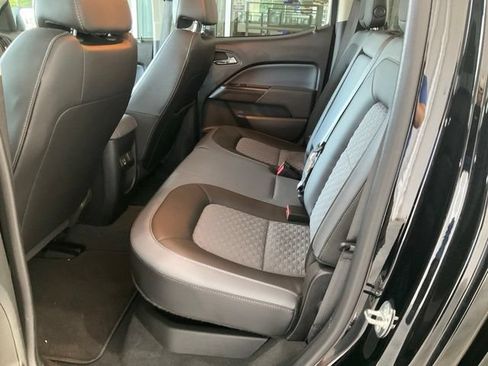 Used 2022 Chevrolet Colorado Z71 w/ Safety Package RWD image 16