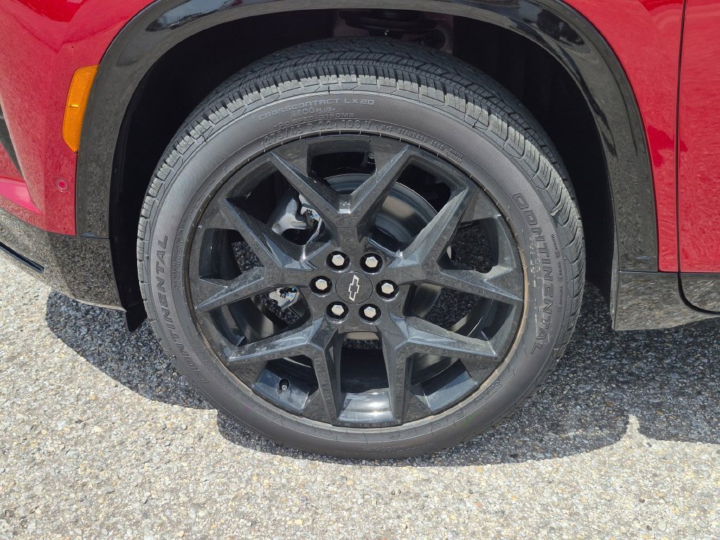 New 2026 Chevrolet Traverse RS w/ LPO, Floor Liner Package FWD image 11