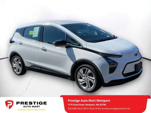Used 2023 Chevrolet Bolt LT image 1