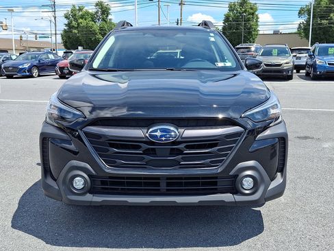 Used 2025 Subaru Outback Premium w/ Popular Package #1A AWD/4WD image 2