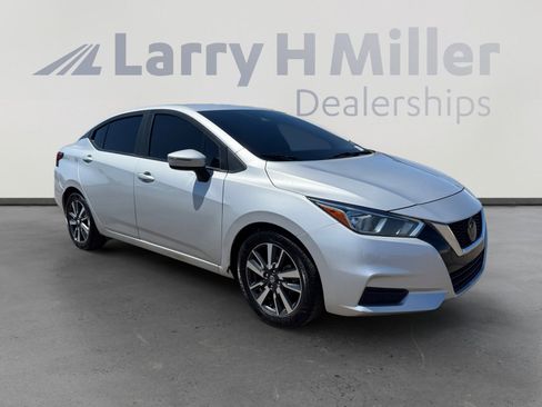 Used 2021 Nissan Versa SV FWD image 7