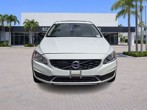 Used 2018 Volvo V60 T5 Cross Country w/ Convenience Package AWD/4WD image 2