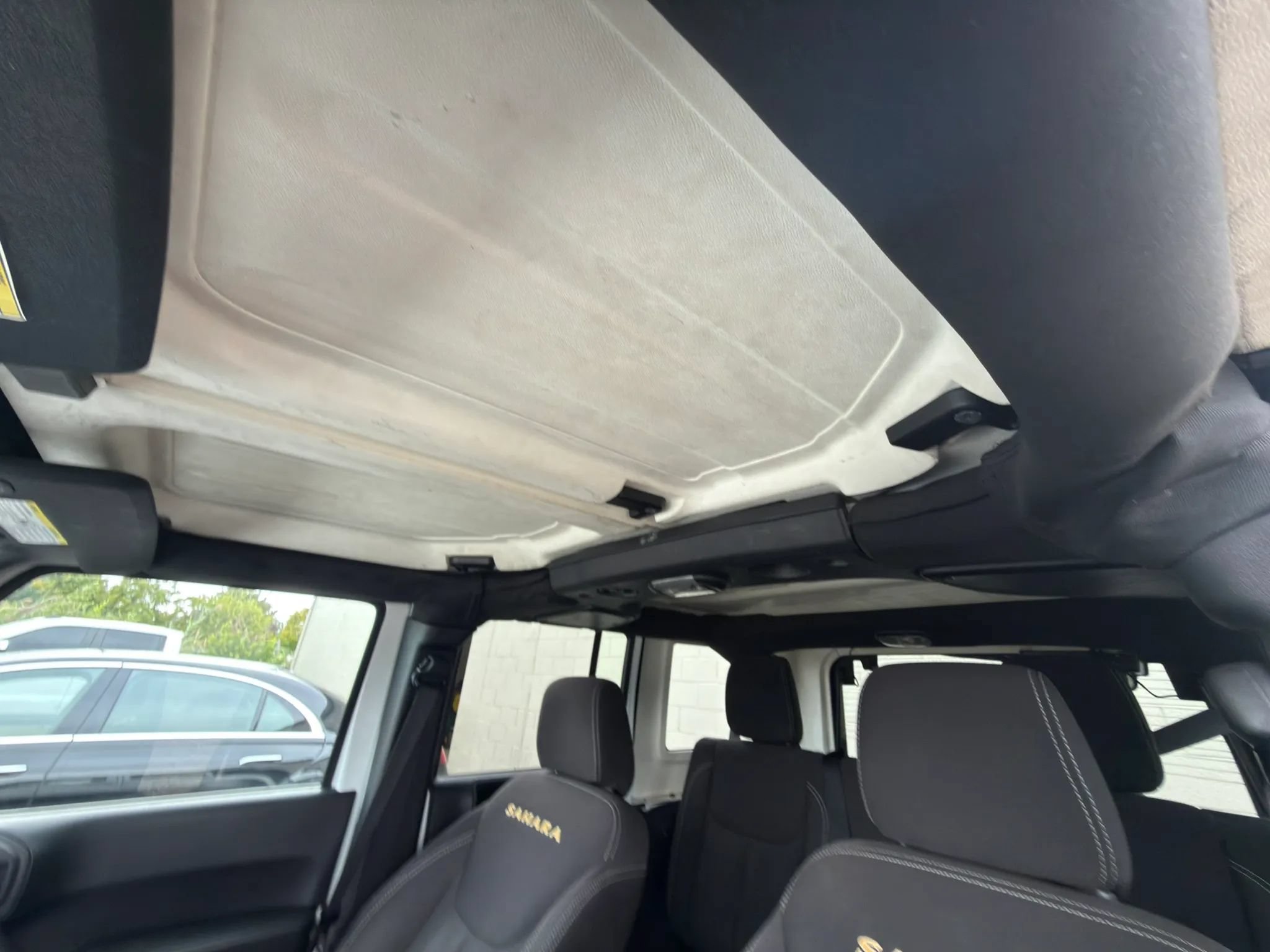 Used 2015 Jeep Wrangler Unlimited Sahara AWD/4WD image 26