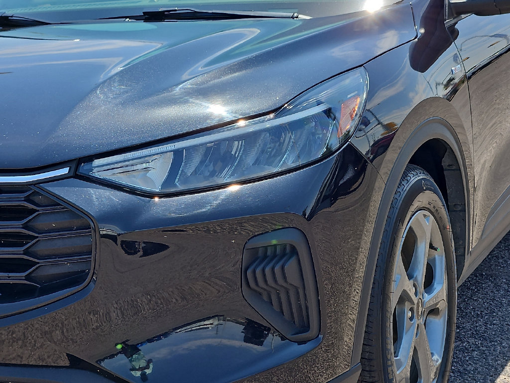 Used 2025 Ford Escape ST-Line FWD image 7