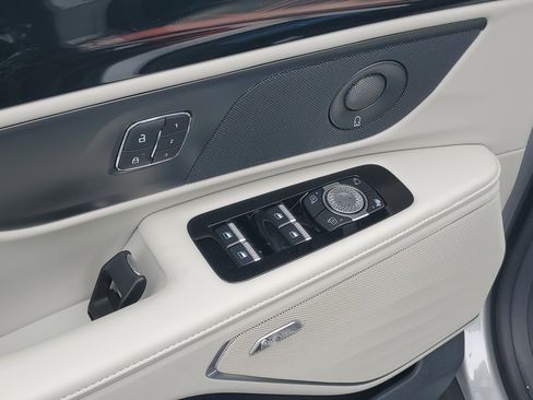 New 2026 Lincoln Nautilus Reserve w/ Jet Appearance Package image 9