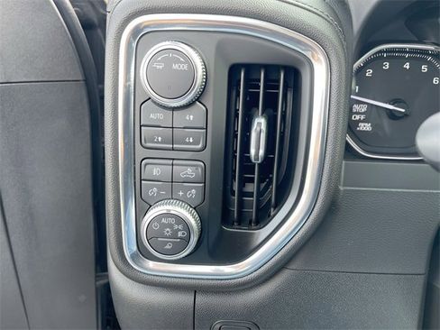 Used 2020 GMC Sierra 1500 SLT image 17