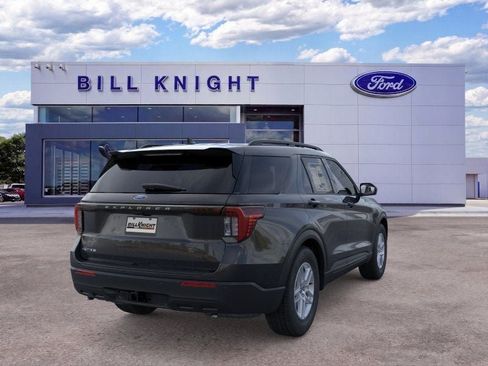 New 2026 Ford Explorer Active RWD image 8