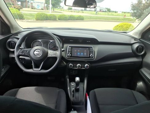 Used 2025 Nissan Kicks Play S FWD image 11