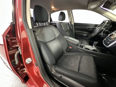 Used 2017 Nissan Altima 2.5 SR w/ Midnight Edition Package image 31
