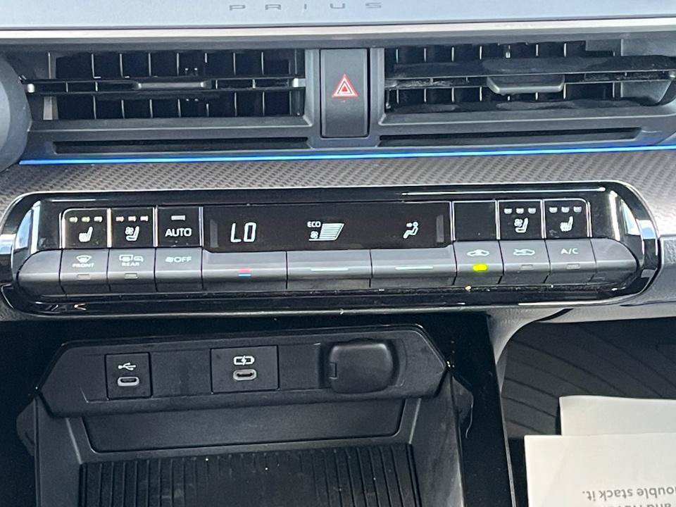 Used 2025 Toyota Prius Limited FWD image 17