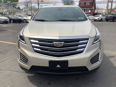 Used 2017 Cadillac XT5 Premium Luxury AWD/4WD image 2