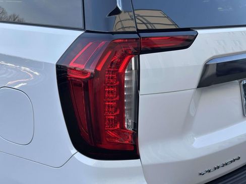 Used 2023 GMC Yukon AT4 w/ Technology Package image 8