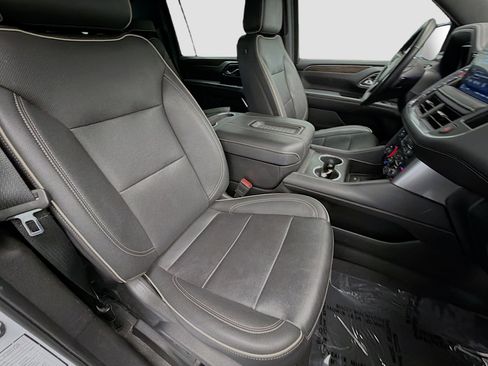 Used 2023 Chevrolet Suburban Premier image 15