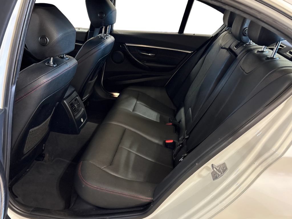 Used 2018 BMW 330i Sedan RWD image 13