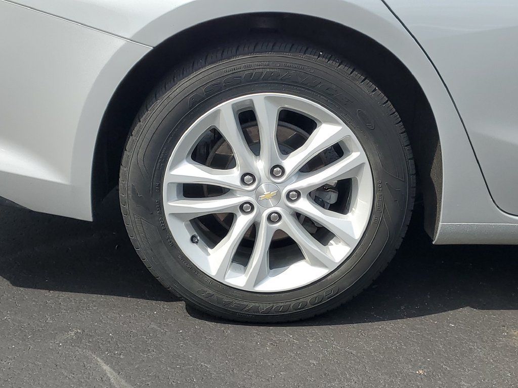 Used 2018 Chevrolet Malibu LT FWD image 30