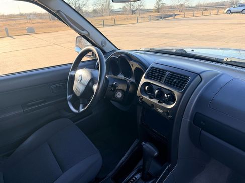 Used 2004 Nissan Frontier XE Desert Runner w/ (VTP) Value Truck Pkg image 13