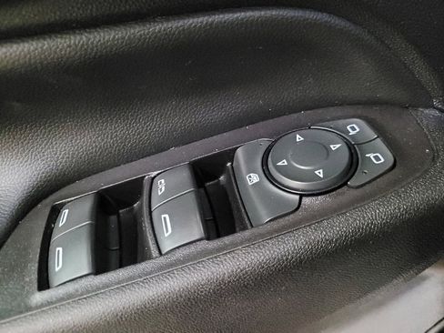 Used 2019 Chevrolet Equinox LT FWD image 27